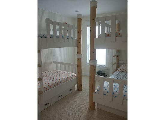 [Bunk+room.bmp]