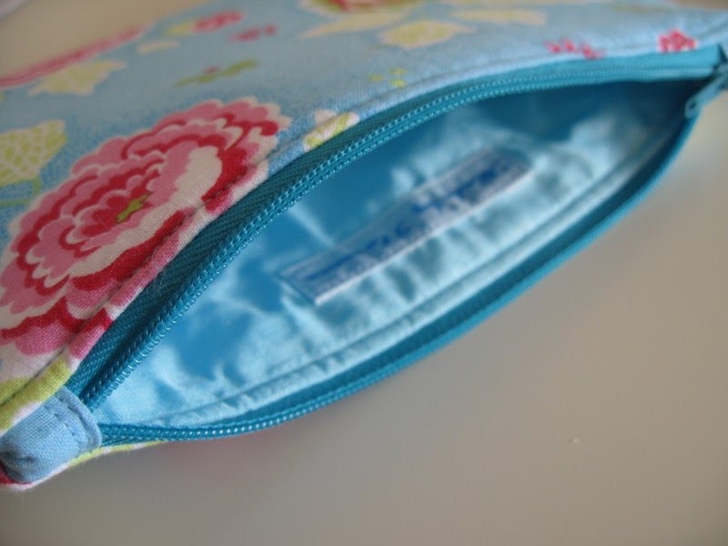 Lined, zippered pouch / make up bag tutorial