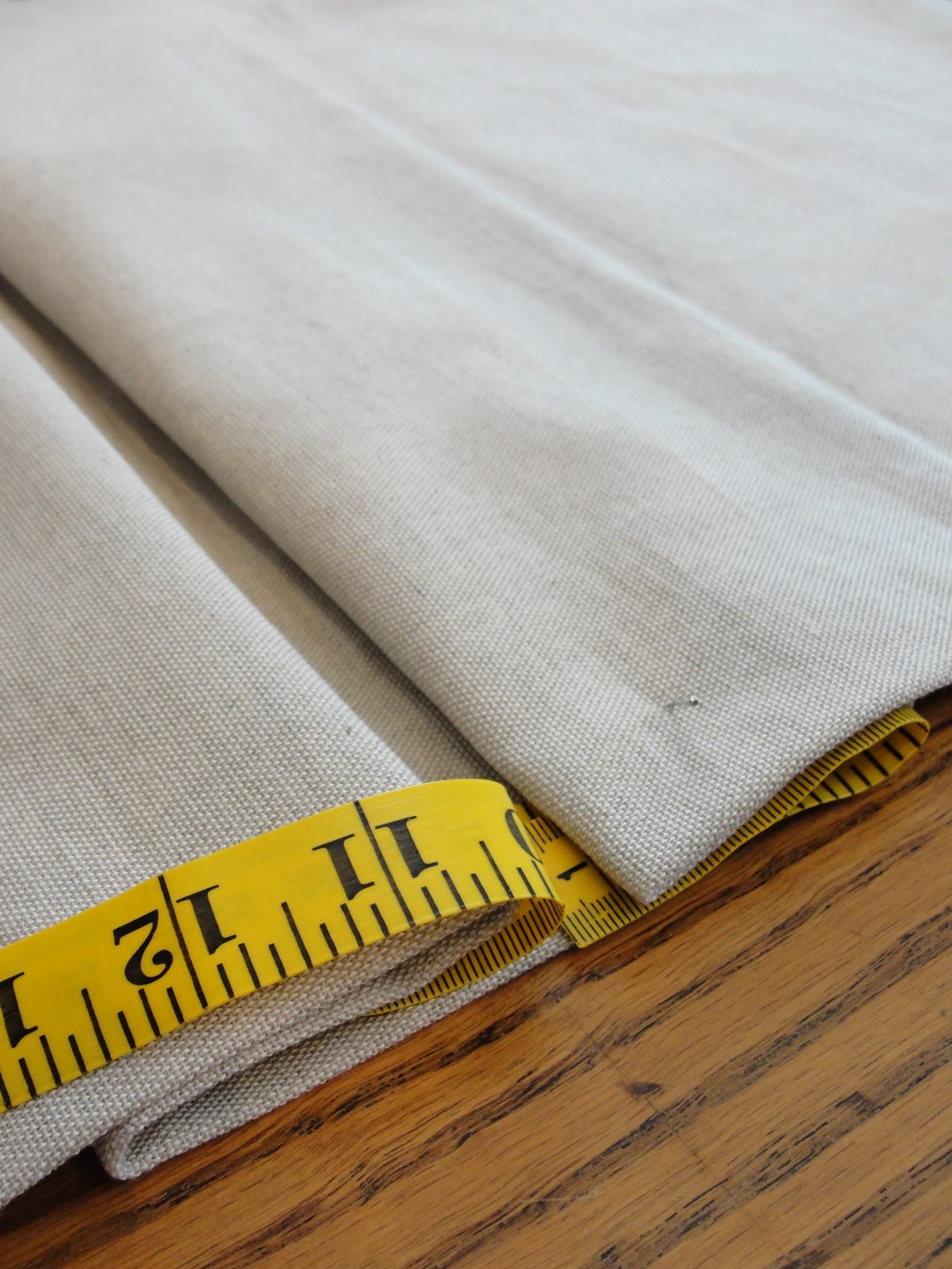 one half world How to sew a table skirt