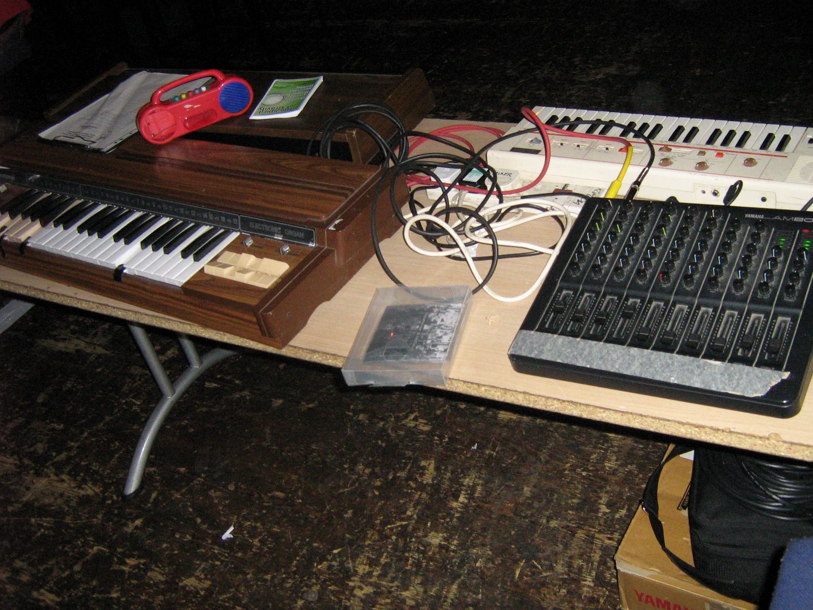 [electro+creche.JPG]