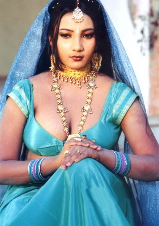 http://1.bp.blogspot.com/_wxJUXQ9lvpA/S8eb0mVlVqI/AAAAAAAABRc/WWsEbV8I4VY/s1600/Hot+Actresses+From+Tamil,+Telugu+And+Mallu+Cinema+In+Sexy+Saree+Blouse.jpg