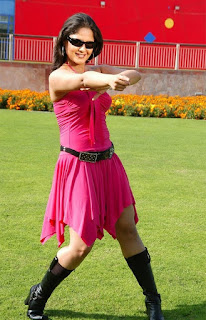 Bollywood Actress Farzana Sexy Dance