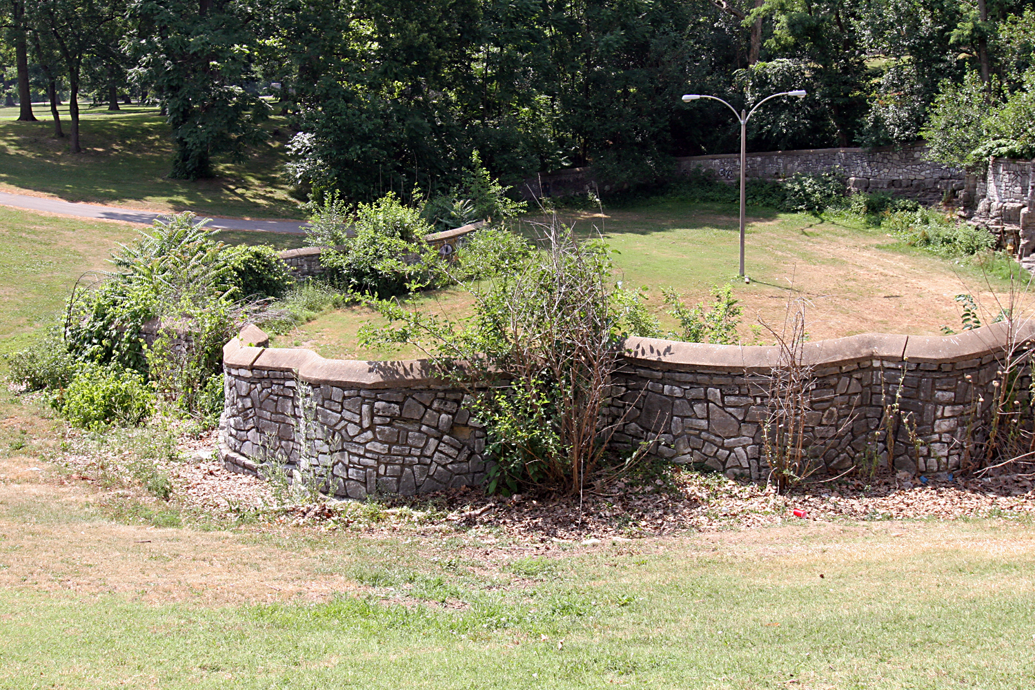 [01+carondelet+park+bear+pit.jpg]