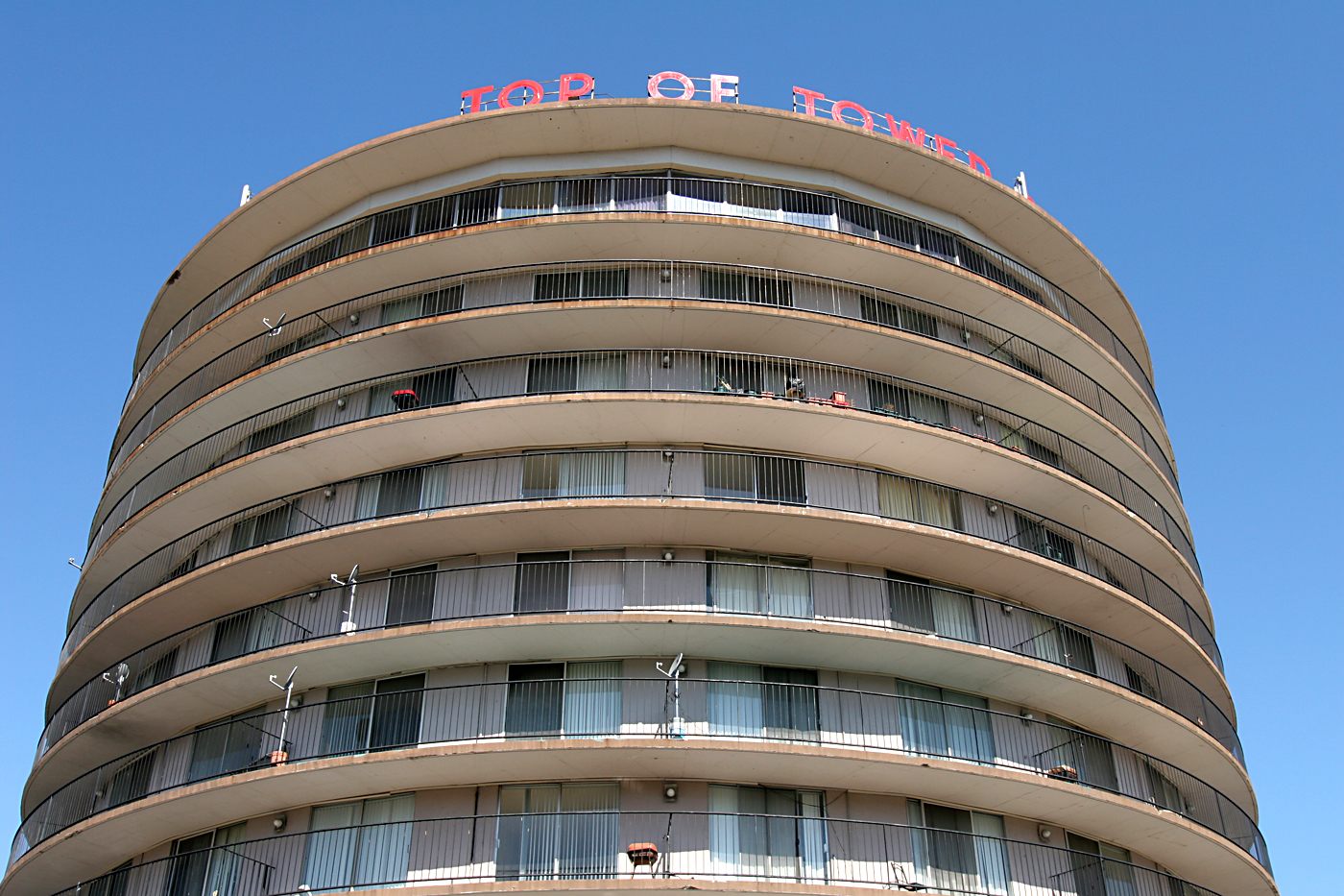 [top+of+the+towers+03.jpg]