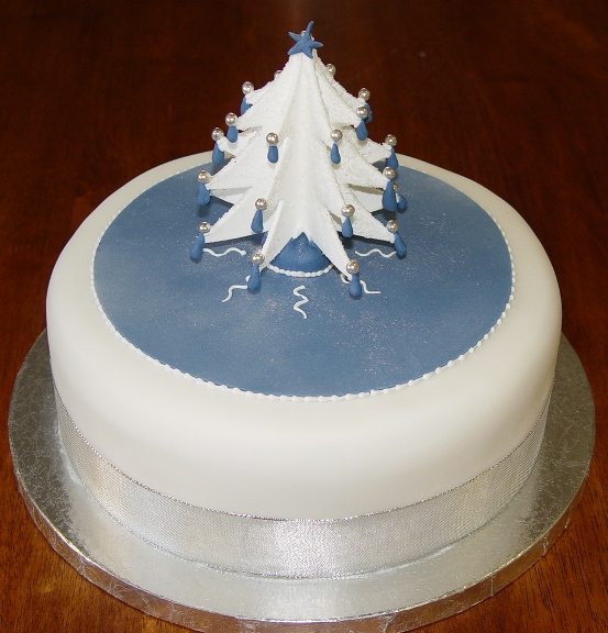 [Blue+Christmas+tree.JPG]