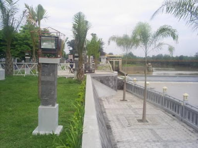 http://1.bp.blogspot.com/_xDjVs5j6uNA/SKB3YftxQQI/AAAAAAAAAJc/tWjAwE2c0Dw/s400/kalianyar1jf8.jpg