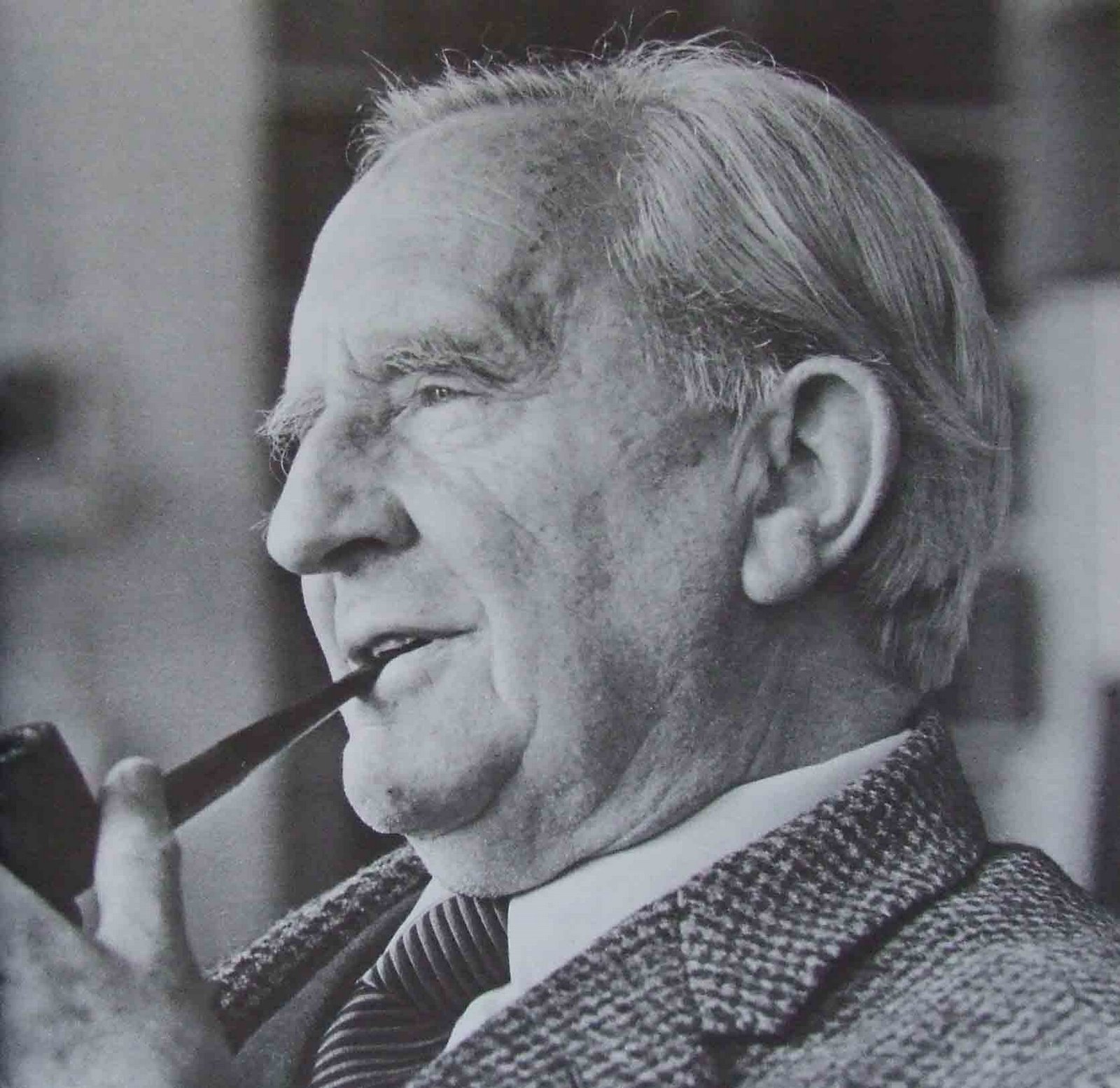 [tolkien.jpg]