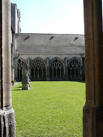 VERDUN : le superbe cloître