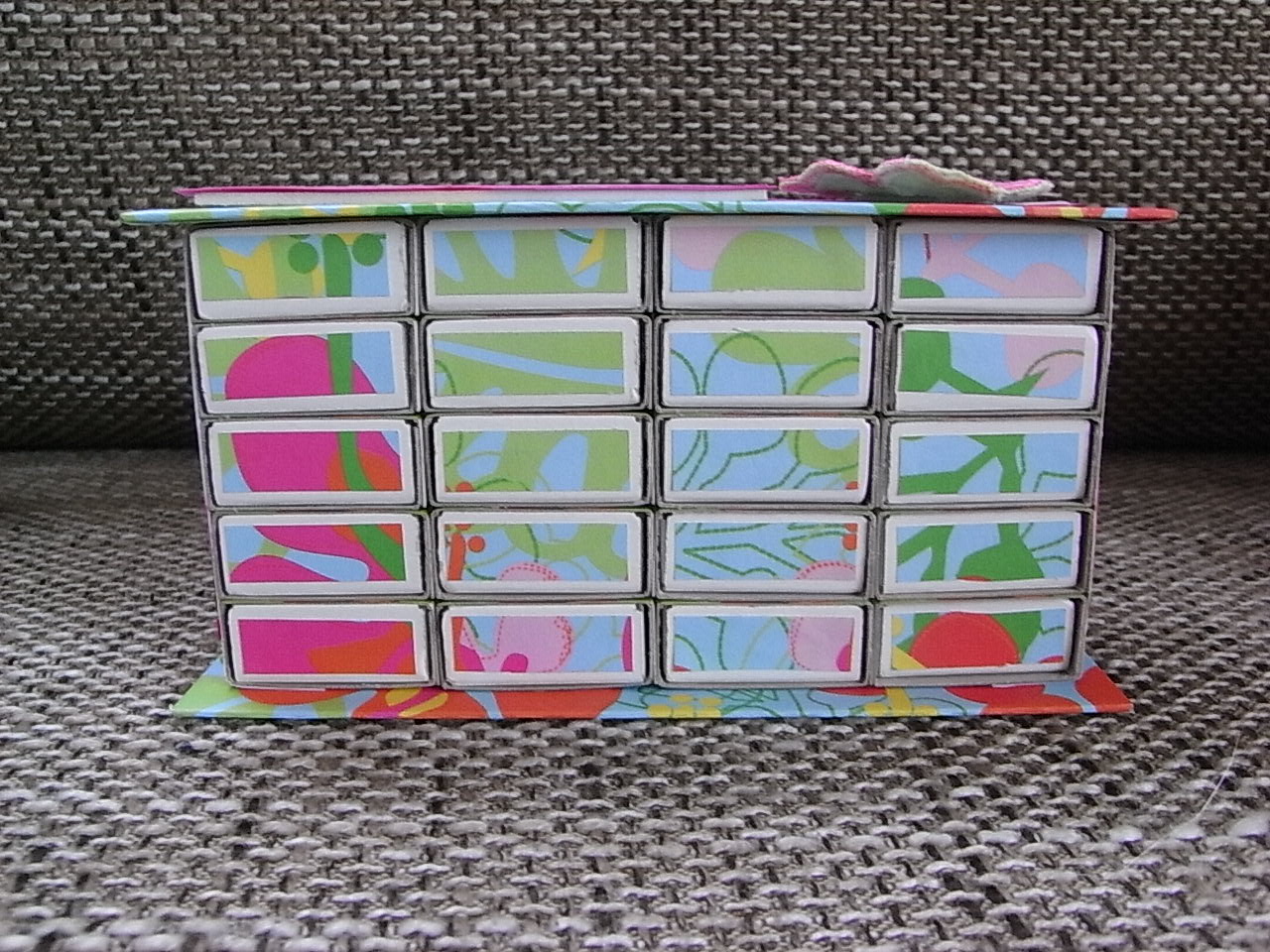 [Things-Box+hinten.JPG]