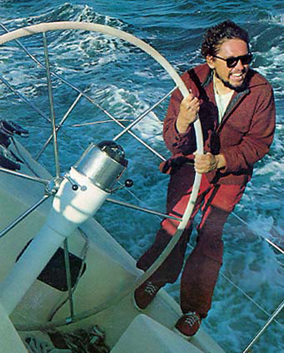 How to Sail the Laser LASERS HOLD THE TILLER