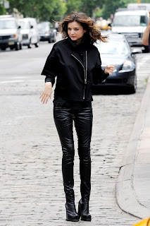 Miranda Kerr in sexy leather pants