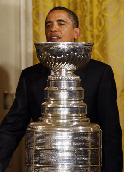 [Obama+with+Stanley+Cup.jpg]