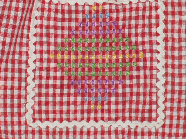 [Red+gingham+detail..JPG]