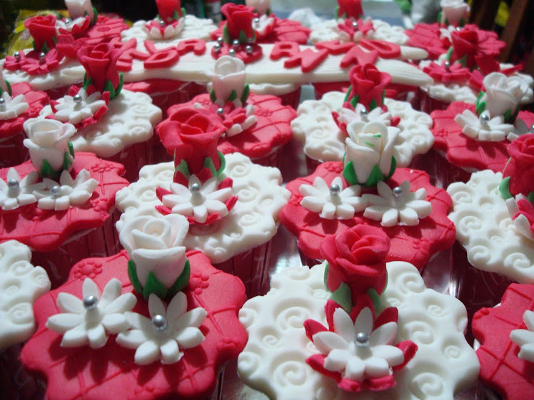 Hantaran Cupcake - Red & White