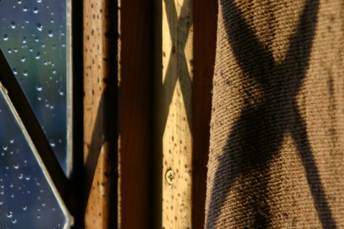 [sun+through+pane.jpg]