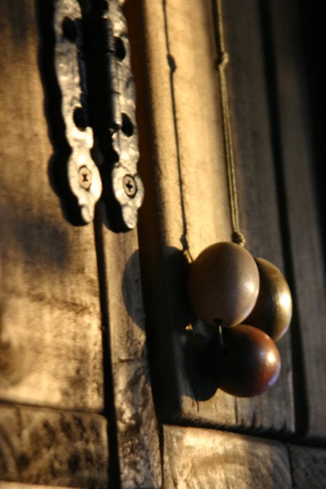 [cupboard+hinge.jpg]