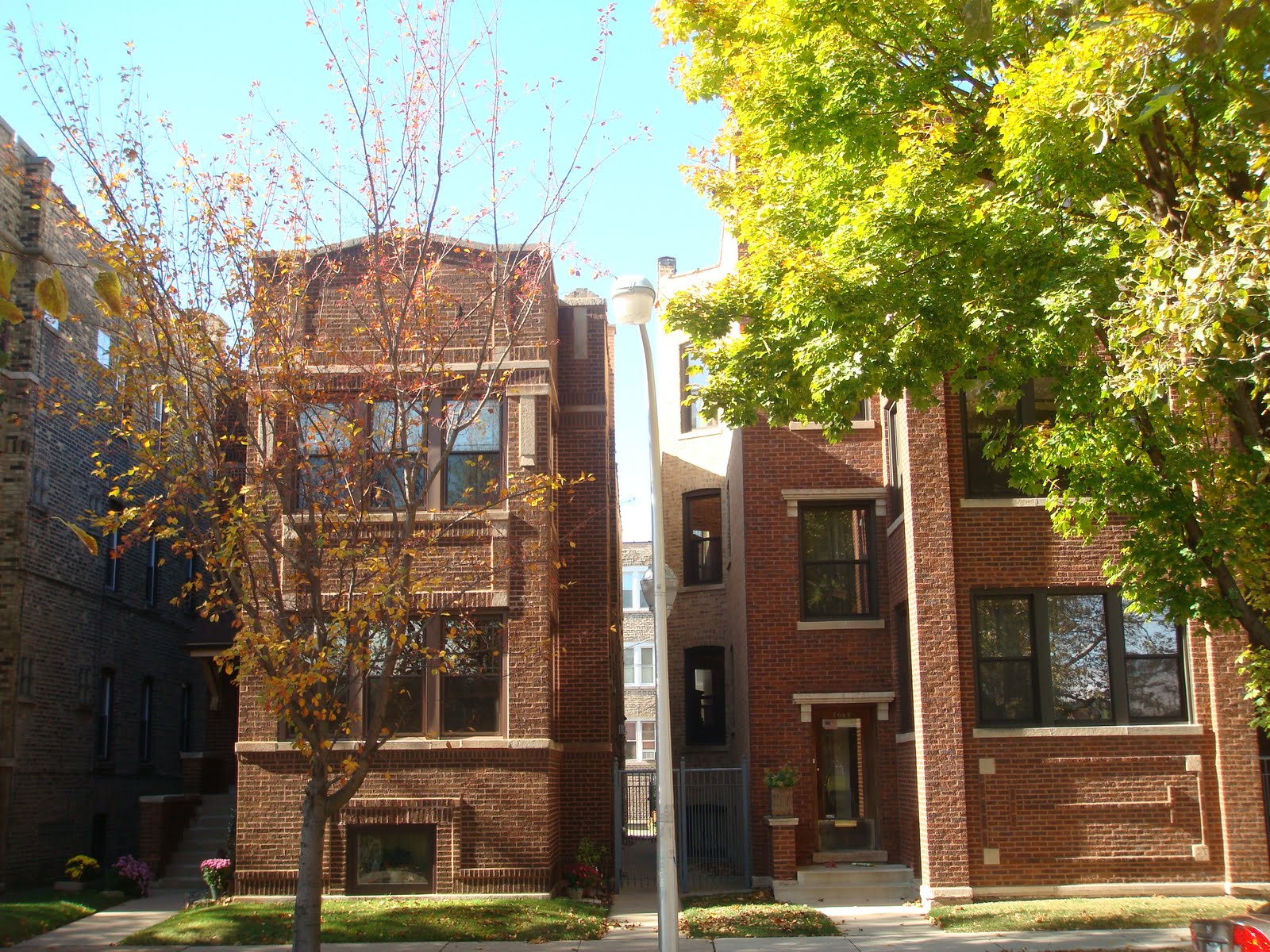 The Chicago Real Estate Local Lincoln Square multiunit prices up 24 in 2010