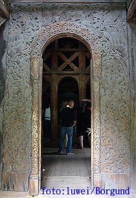 [Borgund+entrance.jpg]