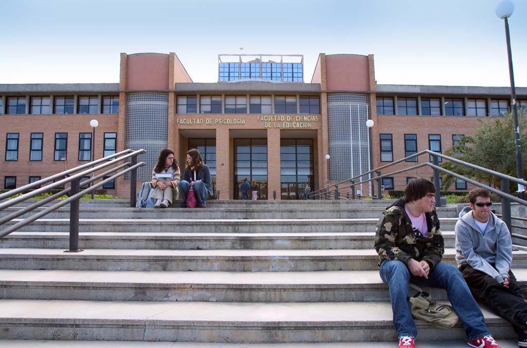 [41_1_Universidad.jpg]