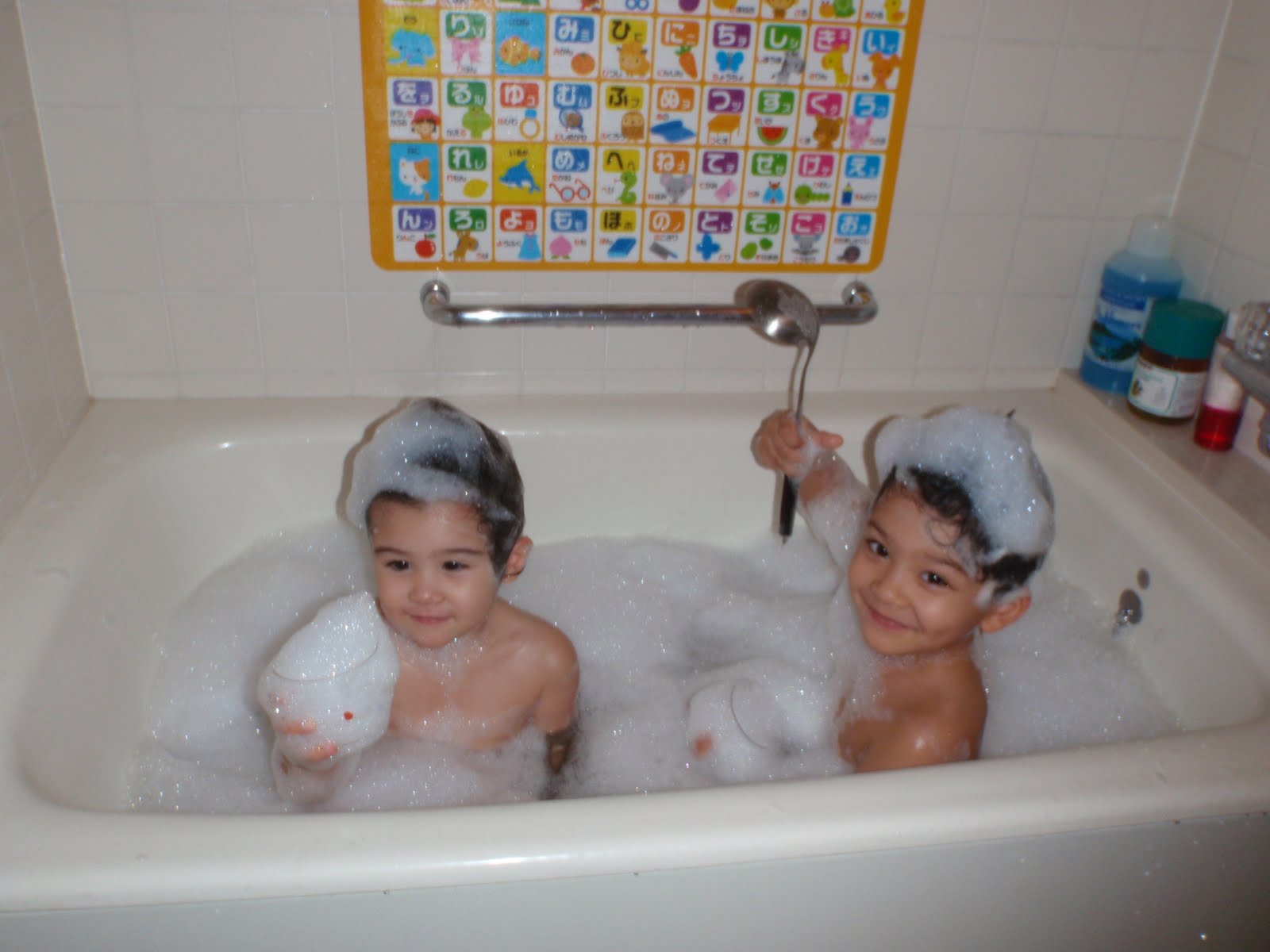 Silly Little Peas 泡風呂タイム Bubble Bath Time