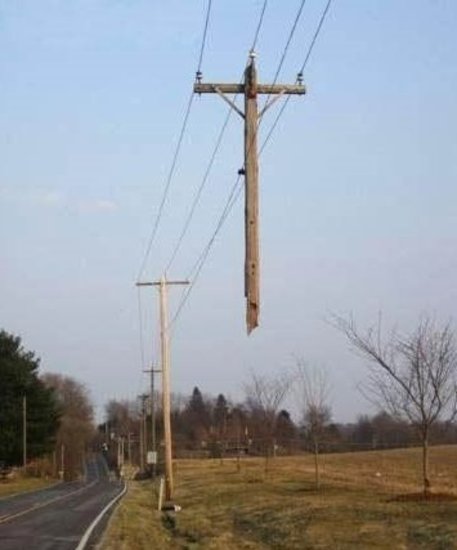 [electric_pole_dangling.jpg]