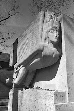 túmulo de oscar wilde no Père-Lachaise em Paris