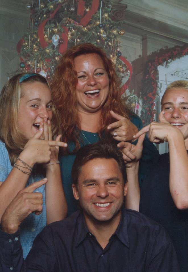 [FAMILY+XMAS.PDD.BMP]