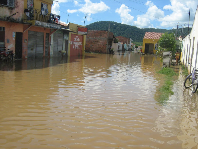 Rio Coreaú invade cidades da Zona Norte do Ceará.