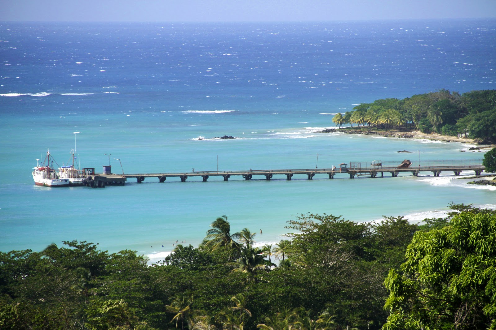 Troisième Oeil Corn Island y su gente