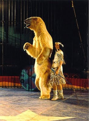 Comparação de  tamanho entre  animais  e   Seres humanos Rix_Bears%2BJeanette%2Bwith%2BIvan