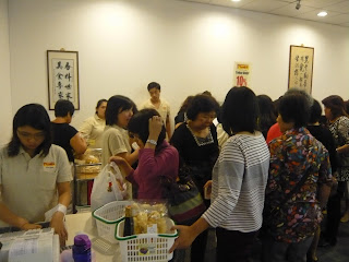 queuing up to buy spices