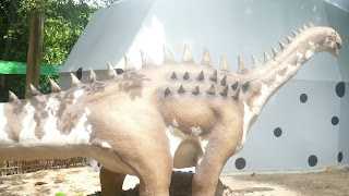 dinosaur live size model