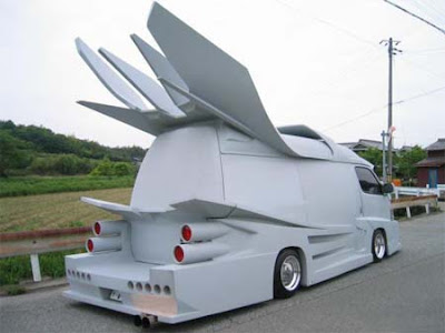http://1.bp.blogspot.com/_yBzs-uW7EGM/S4DYHnUw5zI/AAAAAAAAA4I/5mwZydgFYvk/s400/Unbelievable+car+modification+from+Japan+5.jpg