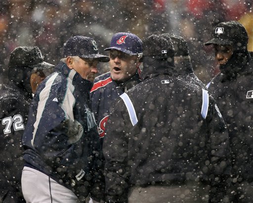 [Hargrove+Wedge+argue+snow.jpg]