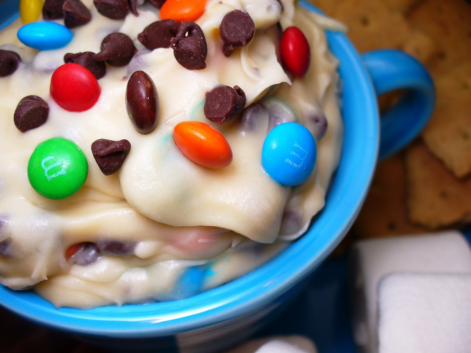 Leenee's Sweetest Delights Chocolate Chip M&M Cookie Dough Dip