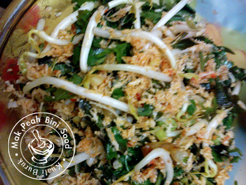 Kuali Buruk Urap Kelapa Dan Taugeh