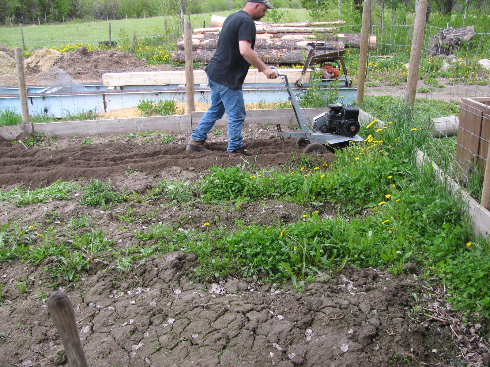 Country Living In A Cariboo Valley Tilling