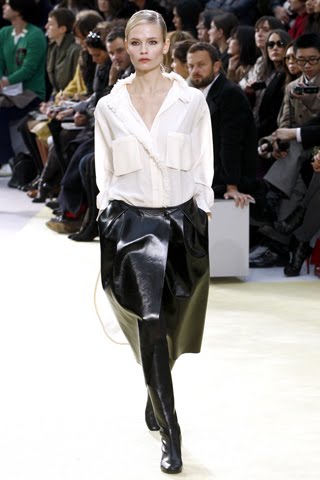http://1.bp.blogspot.com/_yR53IGRIzT0/S8GgvSfwpcI/AAAAAAAAFPA/QoGzZeis8-A/s1600/Celine+by+Phoebe+Philo+fall+winter+automne+hiver+2010-2011+26.jpg