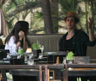 Selena Gomez and David Henrie selena gomez kissing david henrie. Selena Gomez and David Henrie