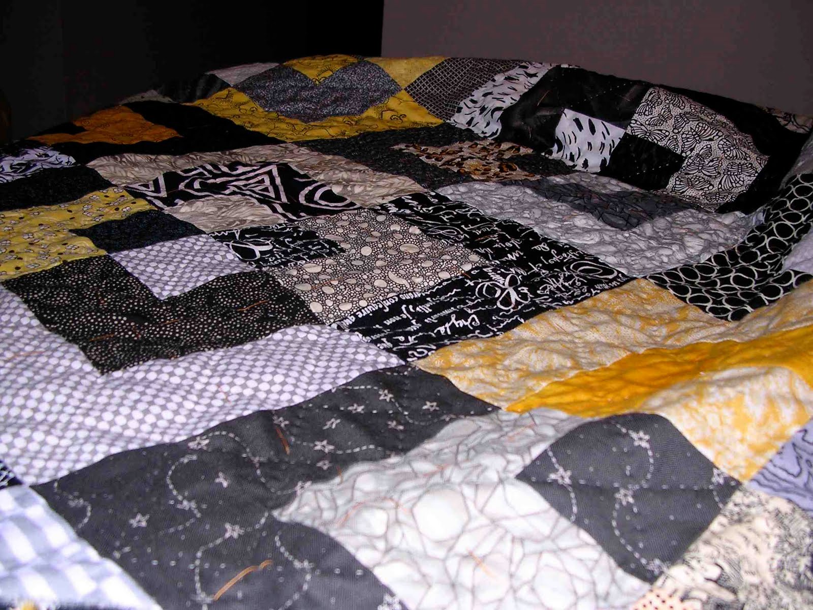 The Quilted Librarian Black, white, and yellow bento box Hand quilting