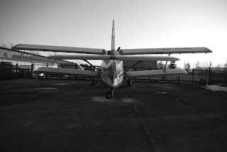 Sesja Oli na lotnisku w Mirosławicach Sesja Oli na lotnisku w Mirosławicach