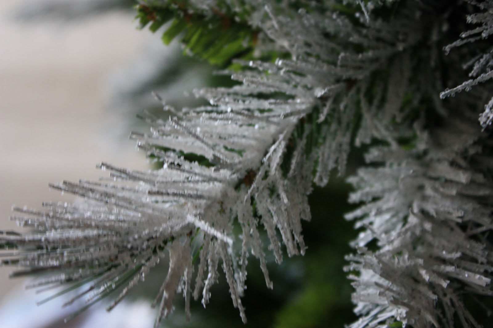 The Yellow Cape Cod DIY Faux Tree Flocking Tutorial