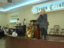 Valéria Rodrigues na igreja em São Paulo, bairro de Santa Cecília, (Dia das Mães) Maio de 2009