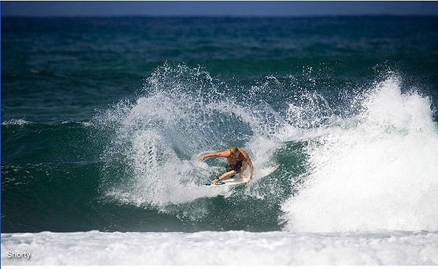 [Mick_Fanning_Bonzer.jpg]
