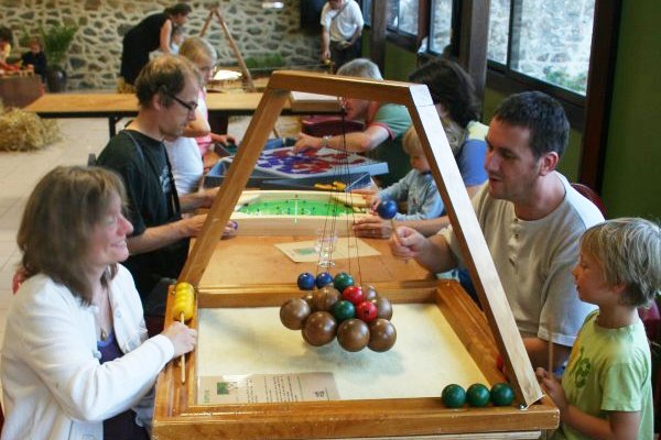 [Jeux+surd+dans+salle.jpg]