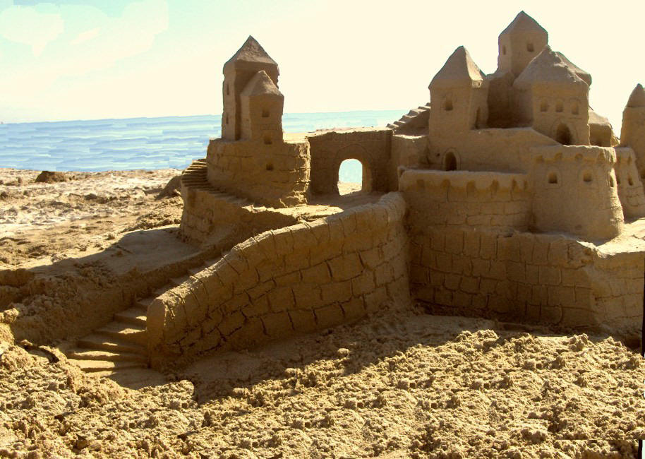 [castello+di+sabbia.jpg]