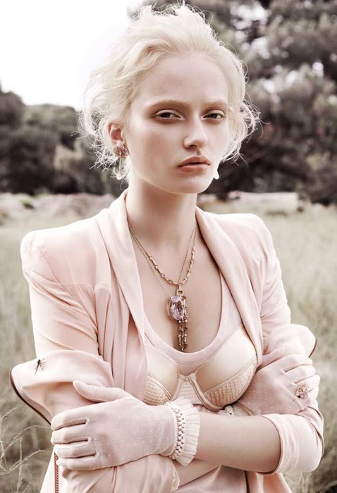 [MJ_HarpersBazaar_TheNakedTruth_10_03-04.jpg]