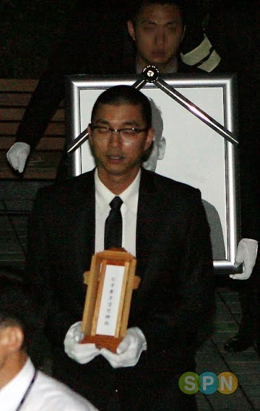 The 1st Shop of Coffee Prince: Gong Yoo attends Lee Eon’s funeral