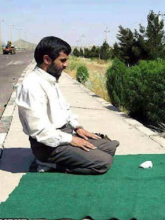 Indahnya Akhlaq Presiden Iran Mahmoud Ahmadinejad - Ardiz Tarakan
