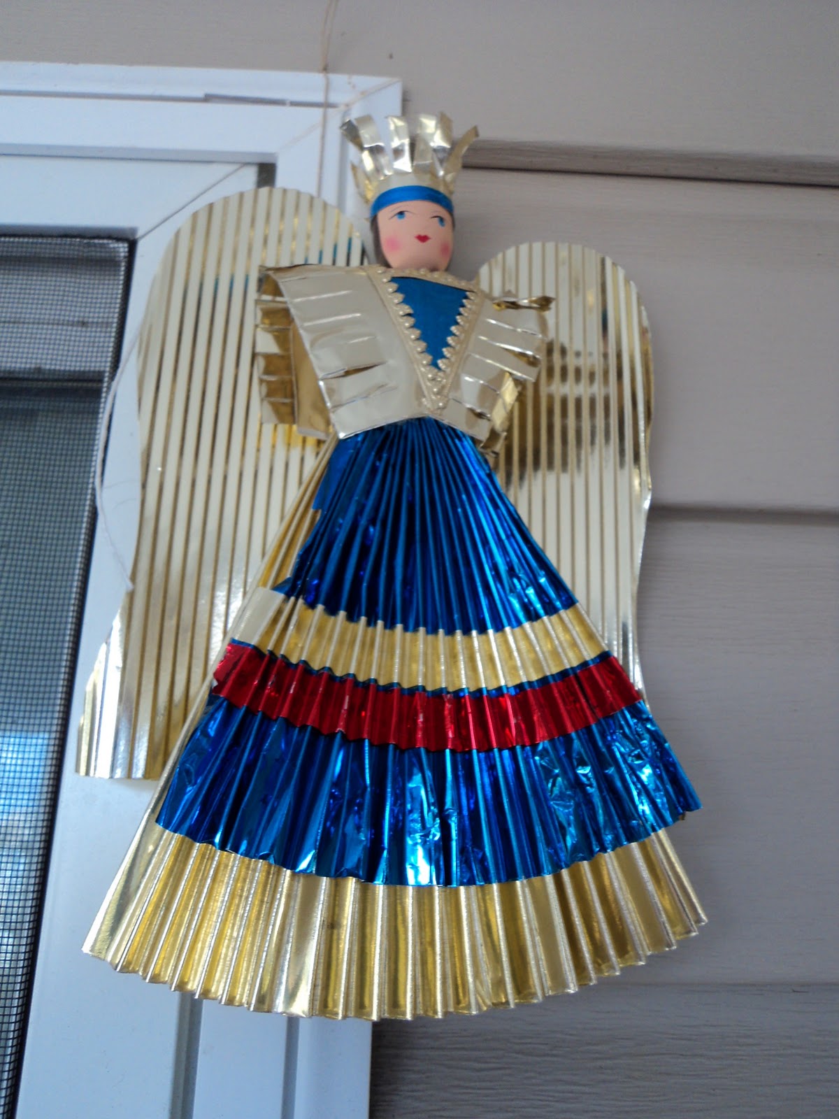 Nuremberg angel tree topper